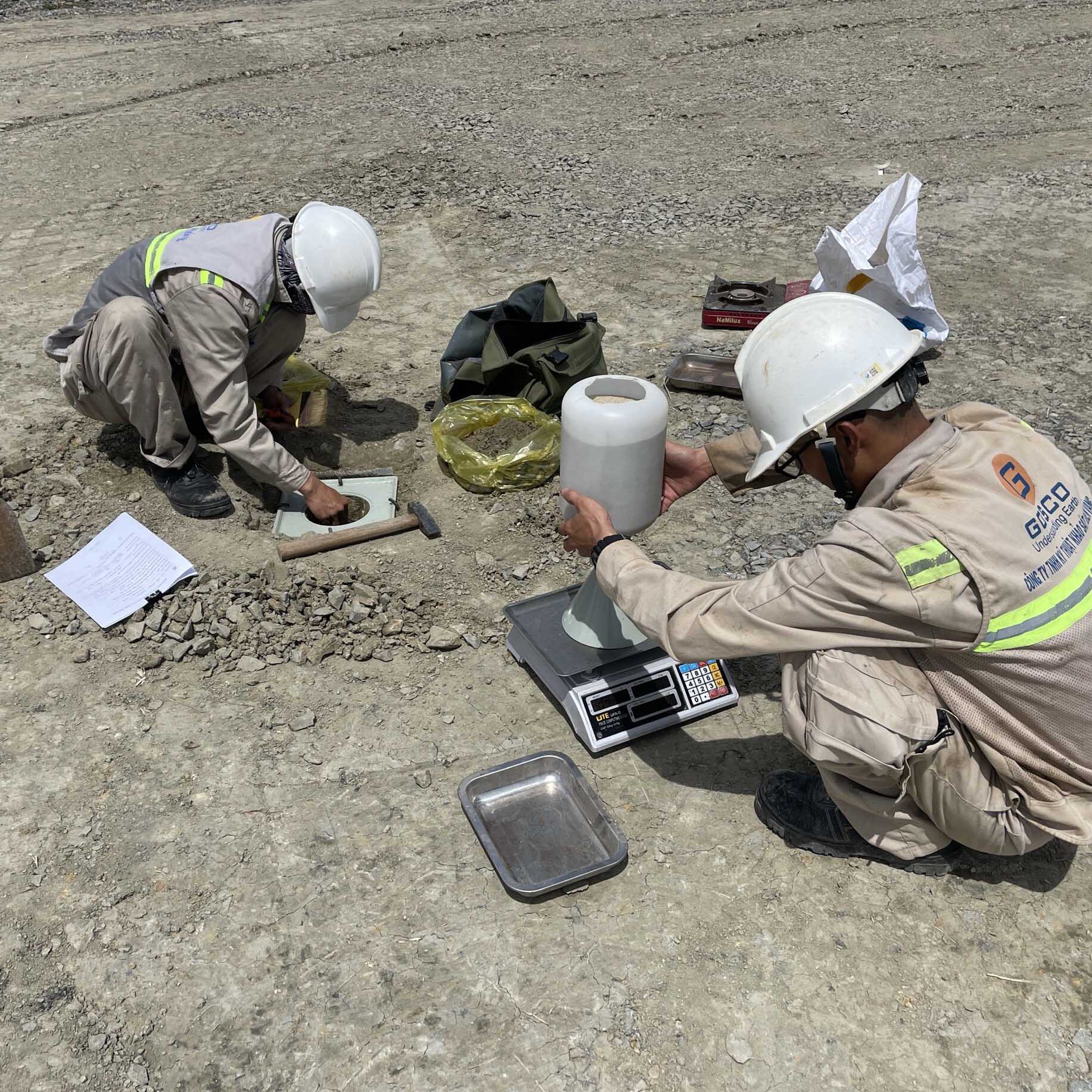 Sand-cone-test